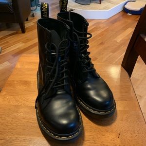Doc Martens Size W8 | Dr. Martens Originals
